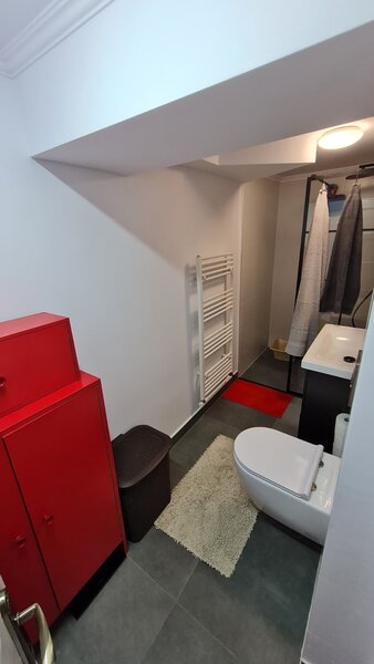 Brasov, locuinta moderna, 2 camere la 5 minute pe jos de magazinul Star.